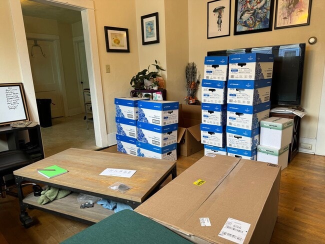 Foto del edificio - 2318-2320 E Washington Ave.