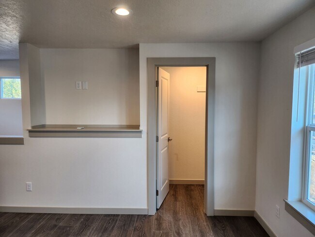 Foto del edificio - 16474 Carter Court, La Pine OR 97739 - Mai...