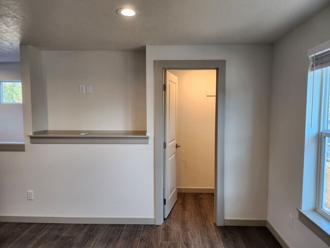 Building Photo - 16474 Carter Ct