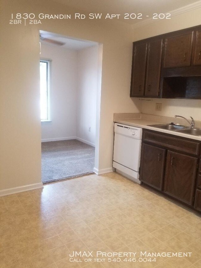 Building Photo - 2 bedroom in Roanoke VA 24015-2834