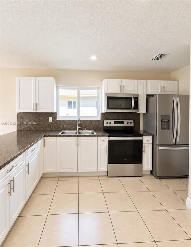 Foto del edificio - 3620 NW 189th St