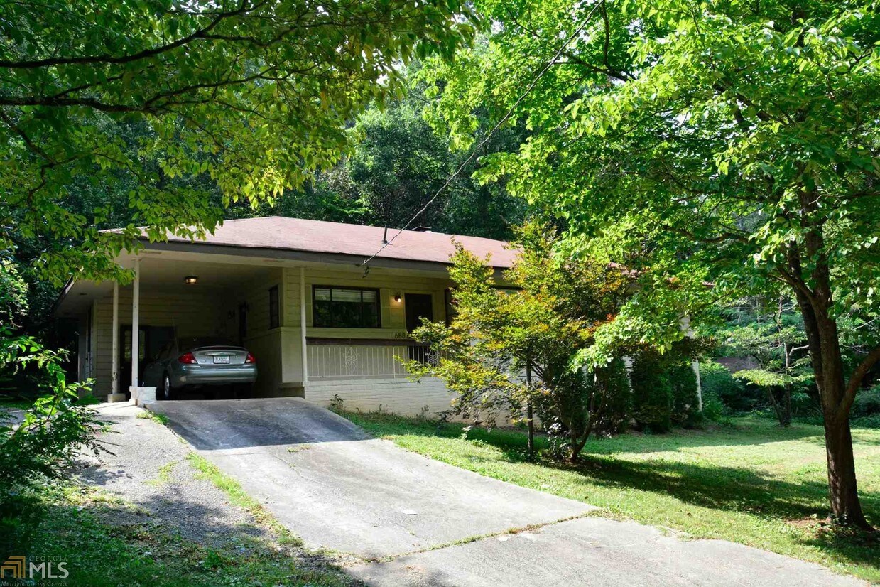 Primary Photo - 688 Kenilworth Cir