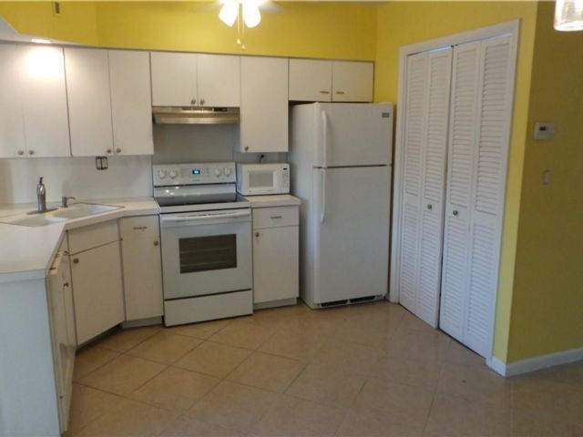 Primary Photo - 2161 NE 51st Ct