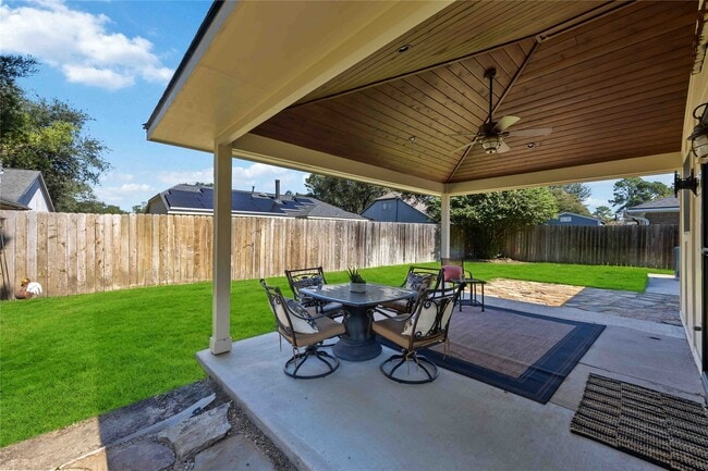 Foto del edificio - 5418 Roserock Ln
