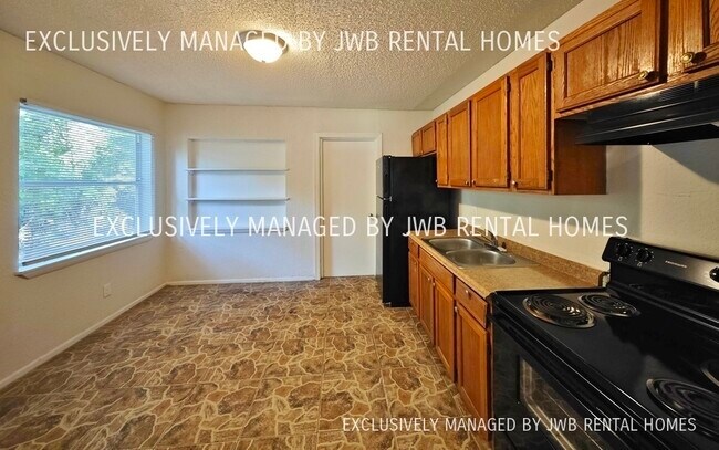 Foto del edificio - 1479 Breton Rd