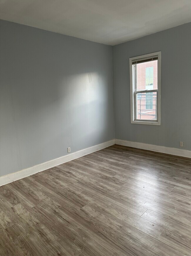 Building Photo - 698 Bergen St