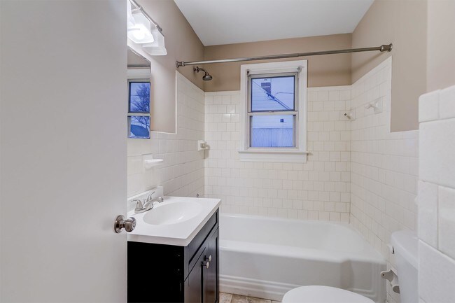 Foto del edificio - 1807 Wendover Rd