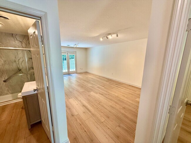 Building Photo - 5010 Trace Manor Ln