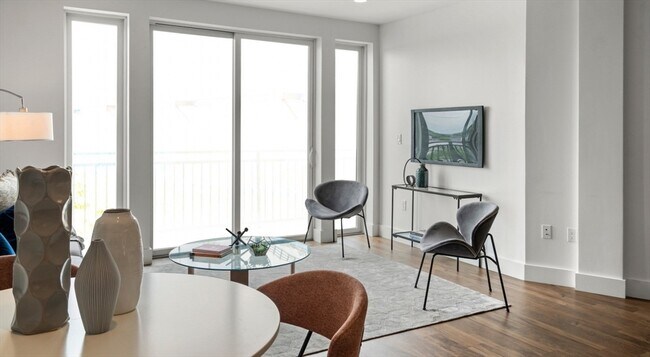 Building Photo - 26 Hichborn St