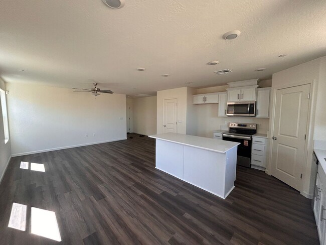 Building Photo - West Hanford with Solar, 3 bedroom, 2 bath