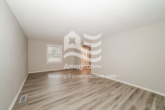 Foto del edificio - 6619 N Greenmont Rd