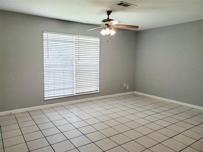 Building Photo - 3020 Sagebrush Dr
