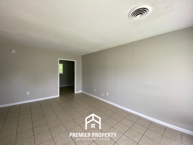 Building Photo - Spacious 4BR Family Home in Raleigh | Modern Tile Floors & Spacious Backyard