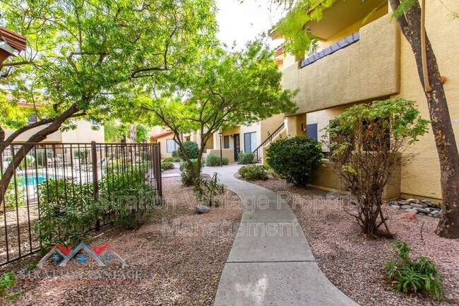 Foto del edificio - 7008 E Gold Dust Ave