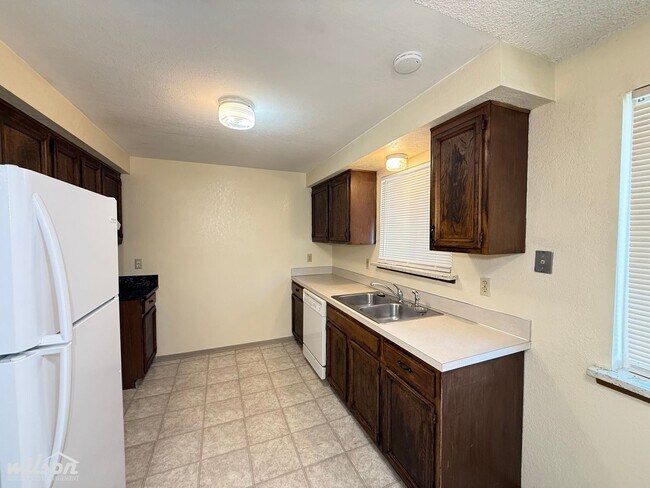 Foto del edificio - 1211 Ledwich Ave