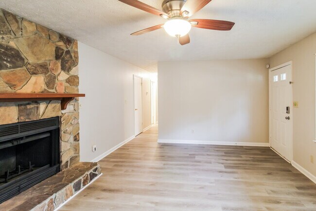 Building Photo - 2483 Nugget Dr SW