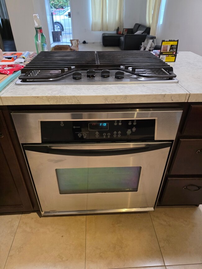 Foto del edificio - 770 E 12th St