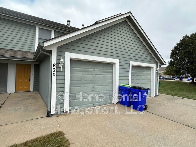 Building Photo - 820 167th Ct