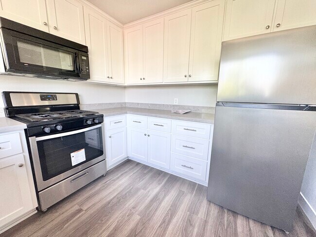 Foto del edificio - 619 N Kingsley Dr