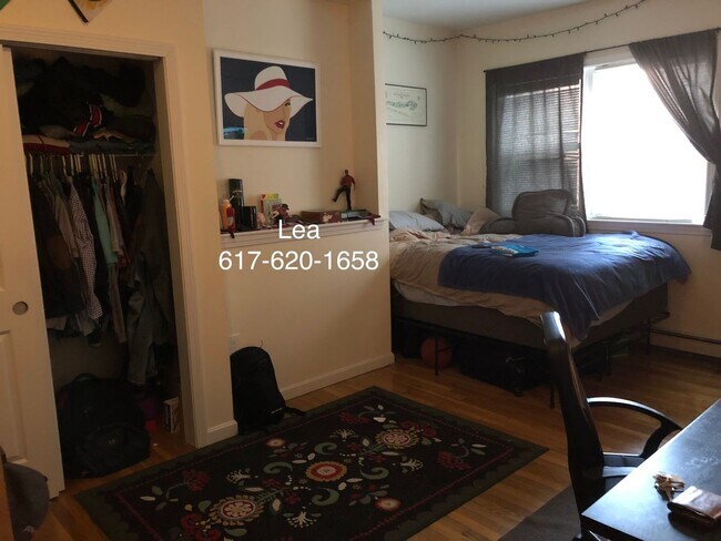 Foto del edificio - SEPT Incredible 5bed w/ 2 FULL bath! Right...