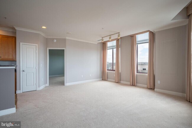 Building Photo - 1220 N Fillmore St