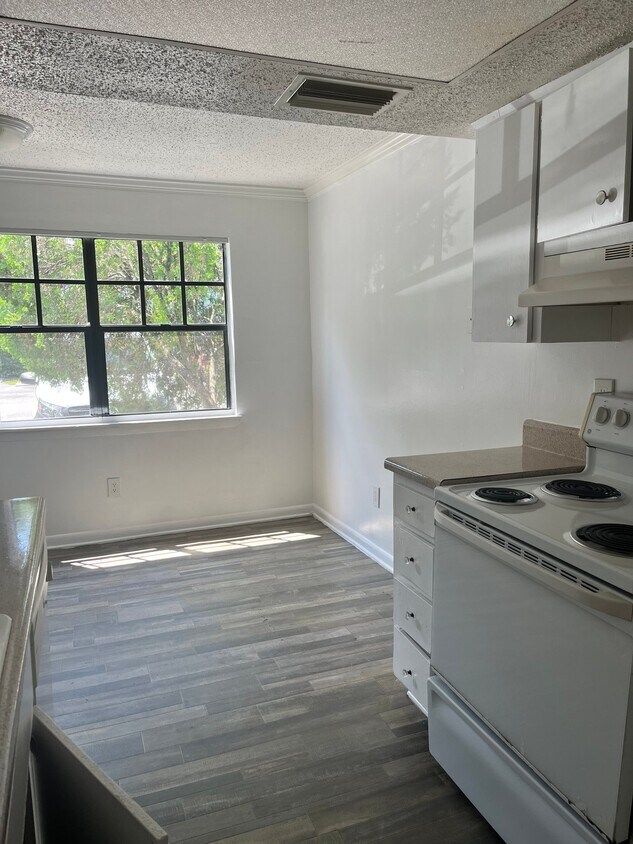 Building Photo - 3215 Baird Ave