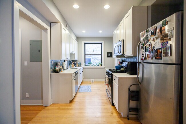 Foto del edificio - 2032 W Berwyn Ave