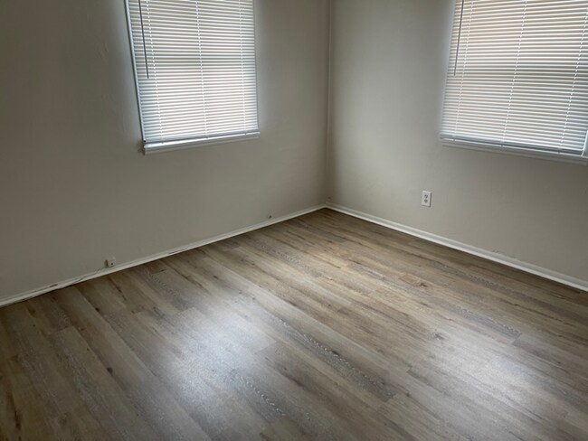 Foto del edificio - 570 N 2nd St