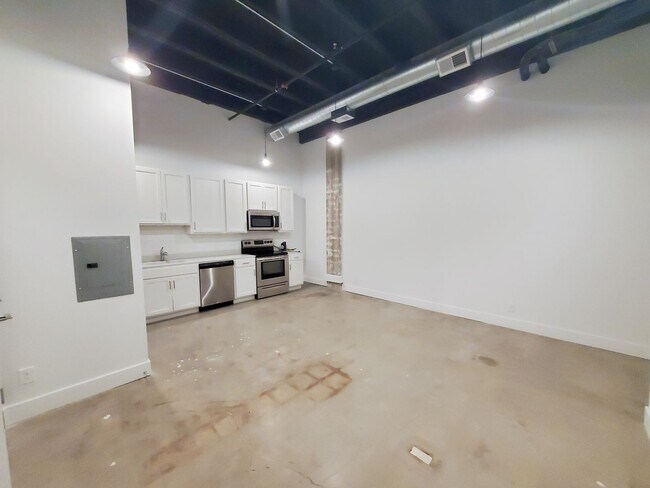 Foto del edificio - One Bedroom in Little Italy, Walking Dista...