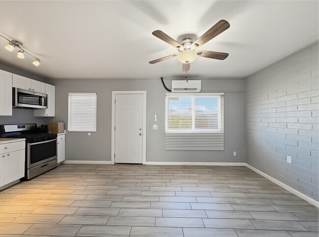 Foto del edificio - 513 E Hatcher Rd