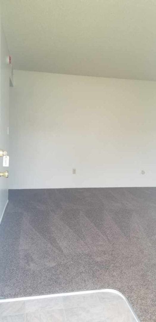 Building Photo - Ming Ave 1.