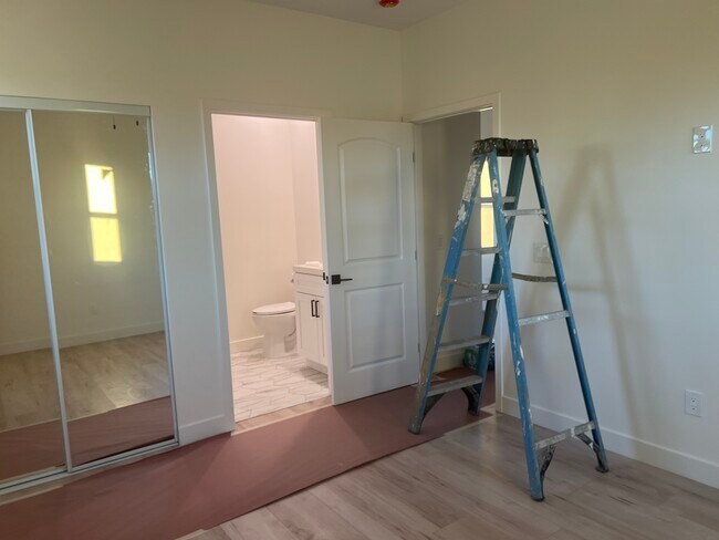 Foto del edificio - 7538 Cozycroft Ave