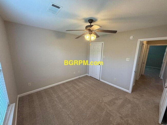 Building Photo - 3 BD, 2 BA, home in Jacksonville
