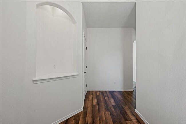 Building Photo - 9312 Majestia Ln