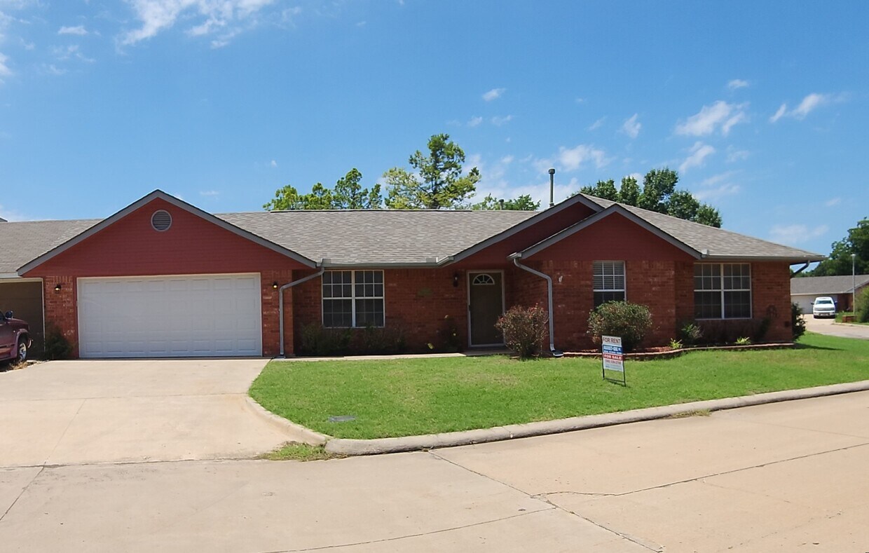 Primary Photo - 6844 NW Willow Springs Dr