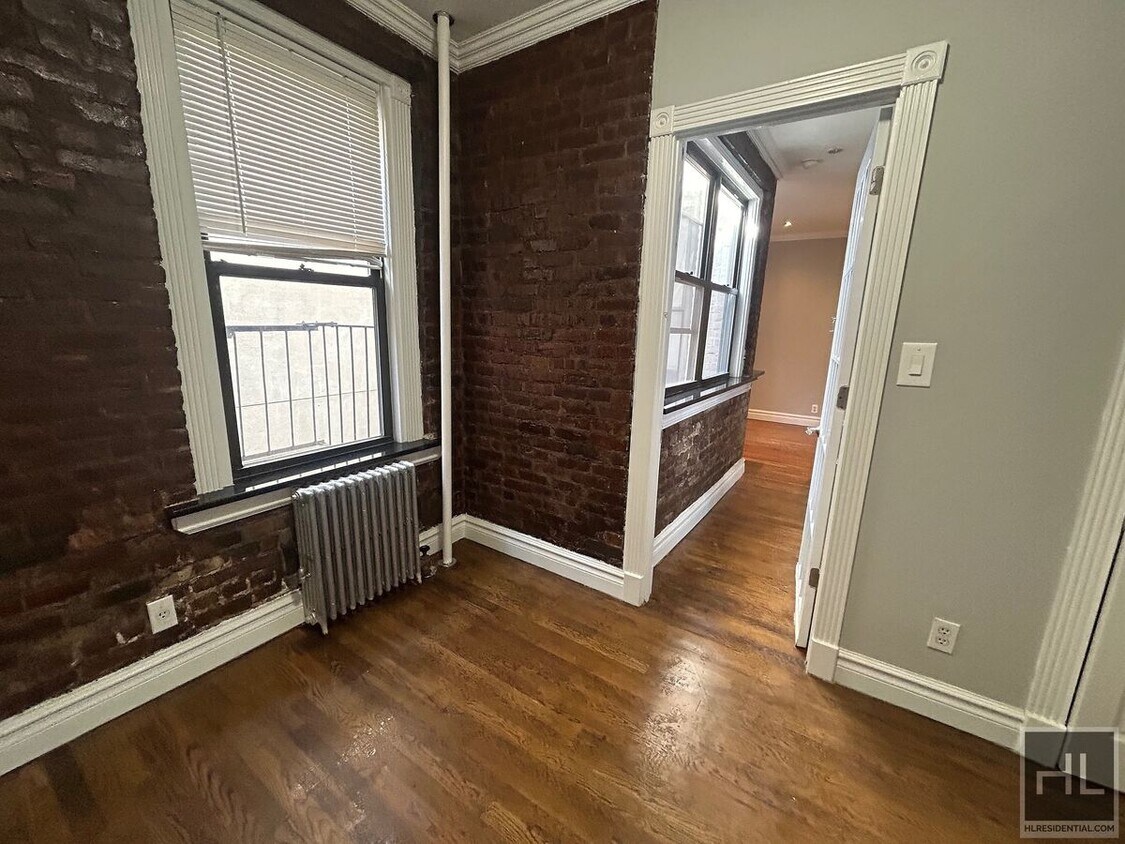 Building Photo - East 13th Street