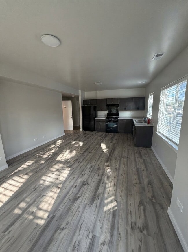 Building Photo - 6725 S Campbell Ave