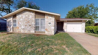 Building Photo - 1711 Janis Dr