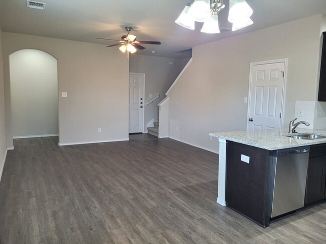 Foto del edificio - Luxury 3/2 Duplex in Seguin, Texas