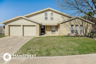 Building Photo - 8805 Main St