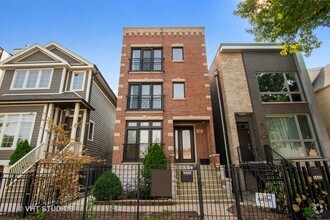 Building Photo - 1631 W Wolfram St