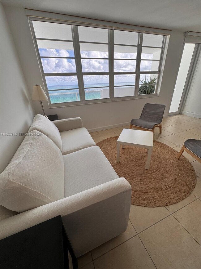 Foto del edificio - 100 Lincoln Rd