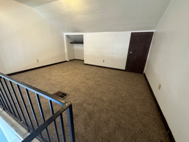 Building Photo - 728 Hinyub Ave