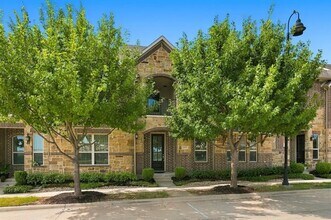 Building Photo - 2533 Gramercy Park Dr