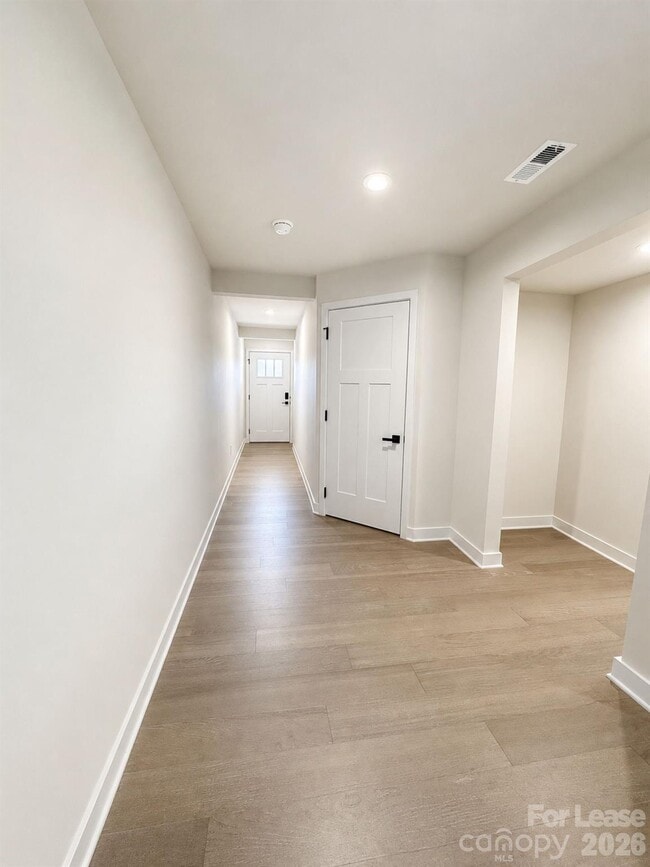 Building Photo - 9802 Oaklawn Blvd NW