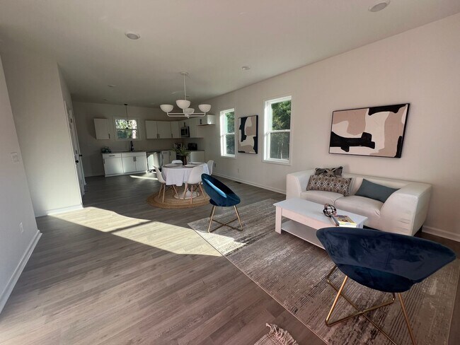 Building Photo - 3 Bedroom 2 Bathroom for rent