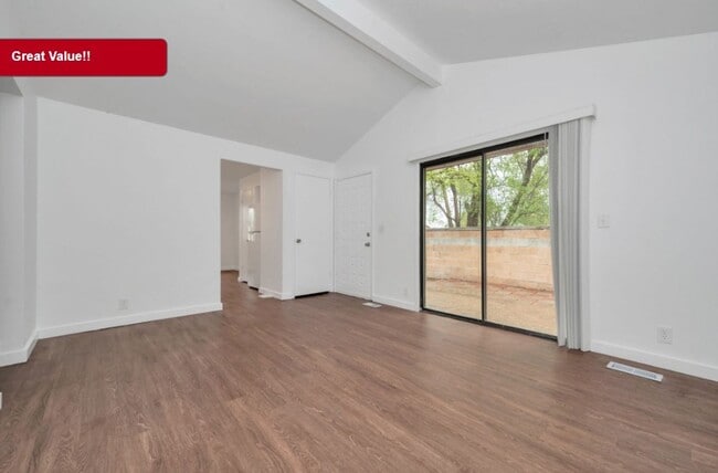 Newly Remodeled 2 Bed 1 Bath Duplex in West Valley - Newly Remodeled 2 Bed 1 Bath Duplex in West Valley Apartment