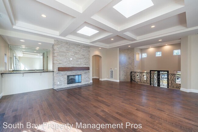 Building Photo - 4 br, 4.5 bath House - 23250 Robert Road