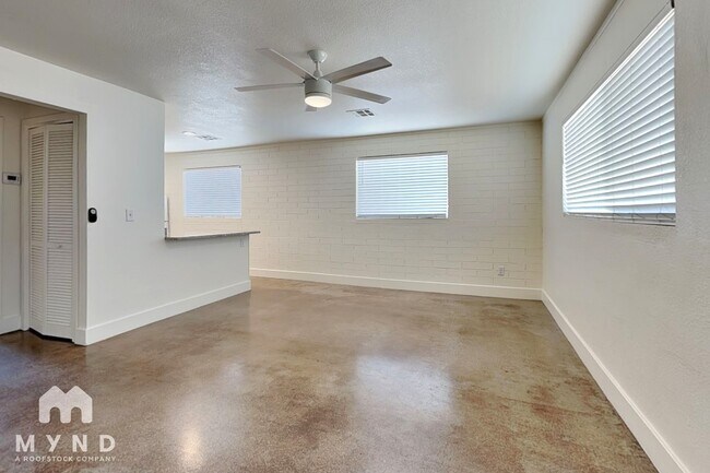 Foto del edificio - 4830 E Willetta St