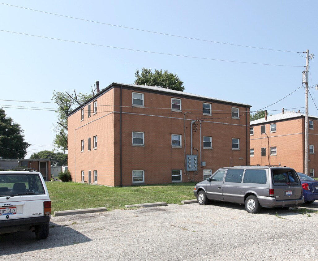 2633 London Groveport Rd, Groveport, OH 43125 Apartments in Groveport
